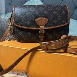 Louis Vuitton Sologne Vintage Crossbody Bag **Authentic